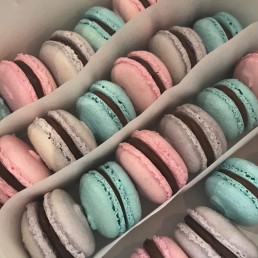 Macrons